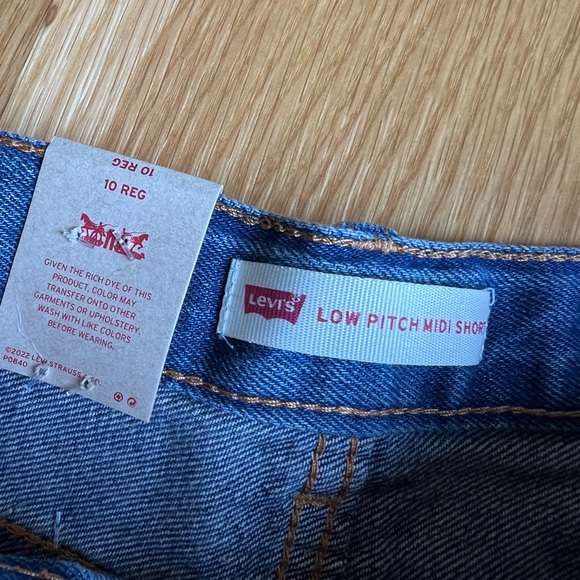 Levi Low Pitch Embroidered Shorts NWT - Picture 5 of 6